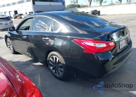 2017 Nissan Altima 2.5/2.5 S/2.5 Sl/2.5 Sr/2.5 Sv z USA, uszkodzony, nr VIN 1N4AL3AP5HC116626